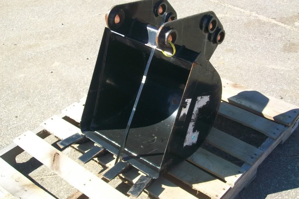 Kubota BT2903 Bucket Fits BH90 Backhoe 18 Inch